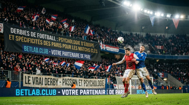 Les derbies dans le football : la psychologie des équipes et les particularités des paris sur les matchs décisifs